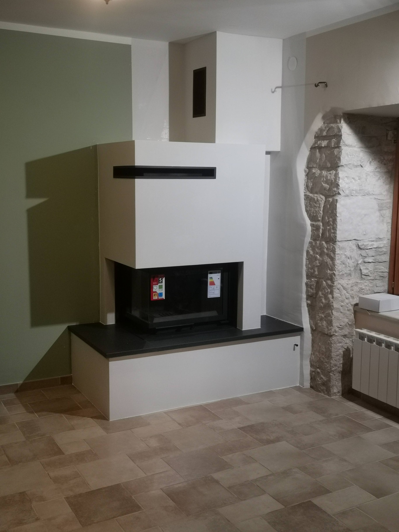 Moderni kamin